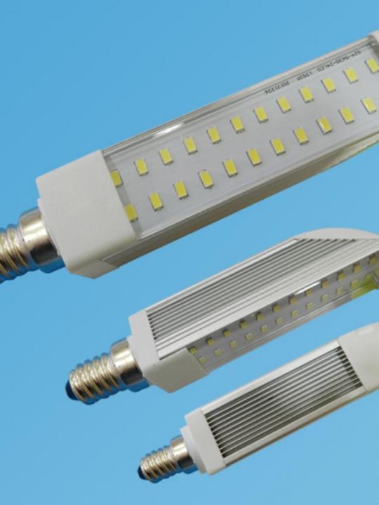 Lampadina Led E27 24Smd 10 W Luce Fredda